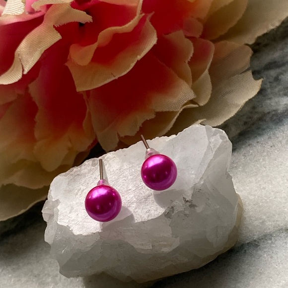 🎈Sale 🎈2 for $10 NWOT bright pink medium ball post earrings color boost 🌈🌈 - Picture 1 of 5